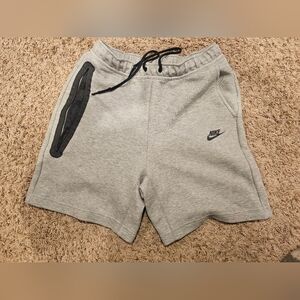 Men Nike Tech Gray Shorts Size Medium